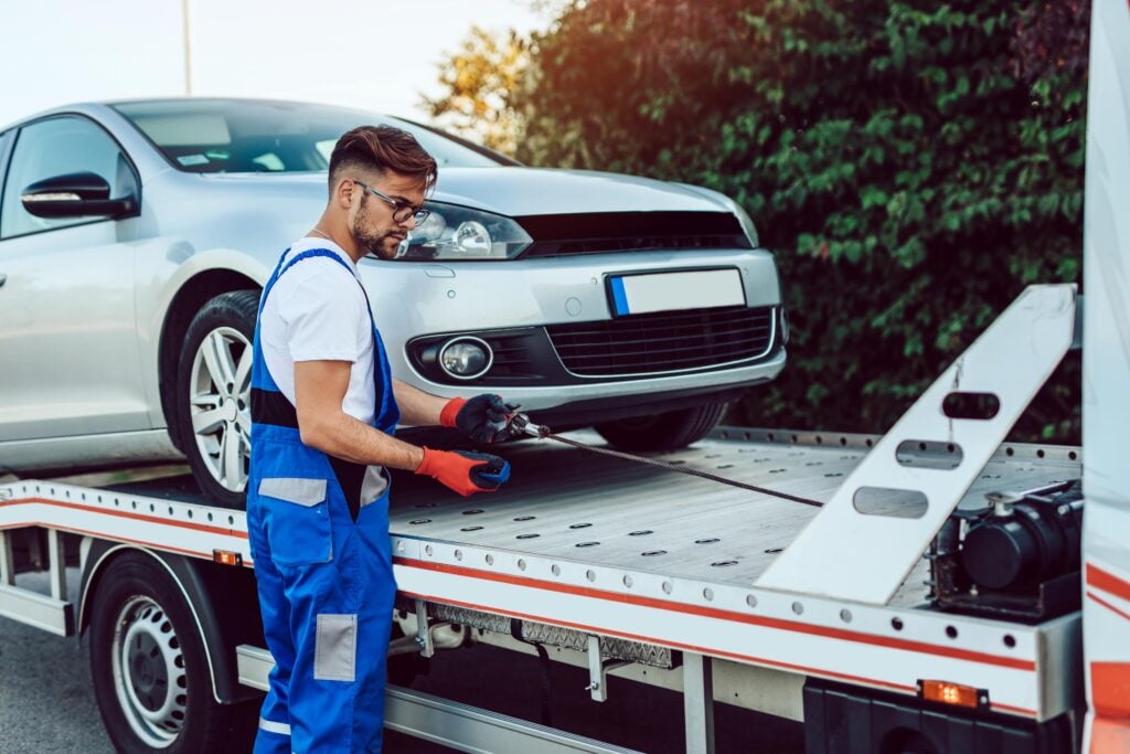 Choosing Between Car Shipping or Car Towing. What’s Better?