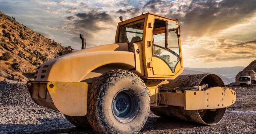 Top 6 Tips for Heavy Equipment Transport Everyone Should Know About