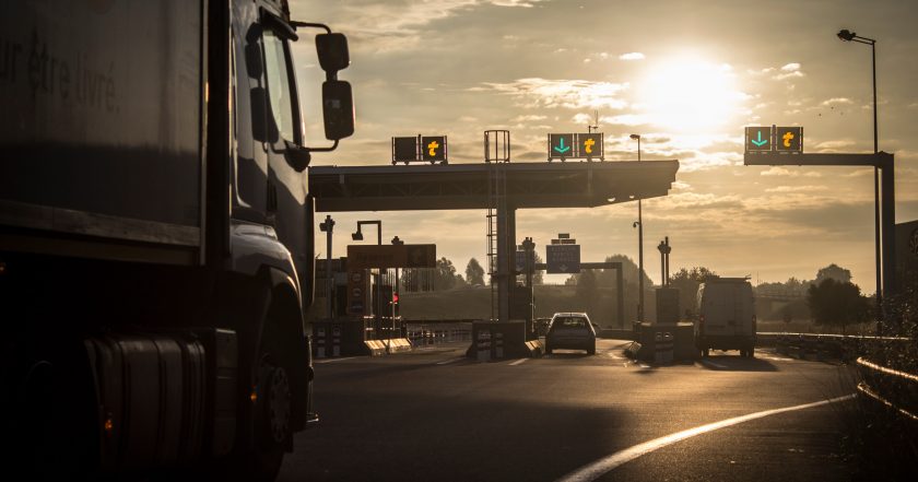 Different Ways Tolls Affect Auto Transport Quotes