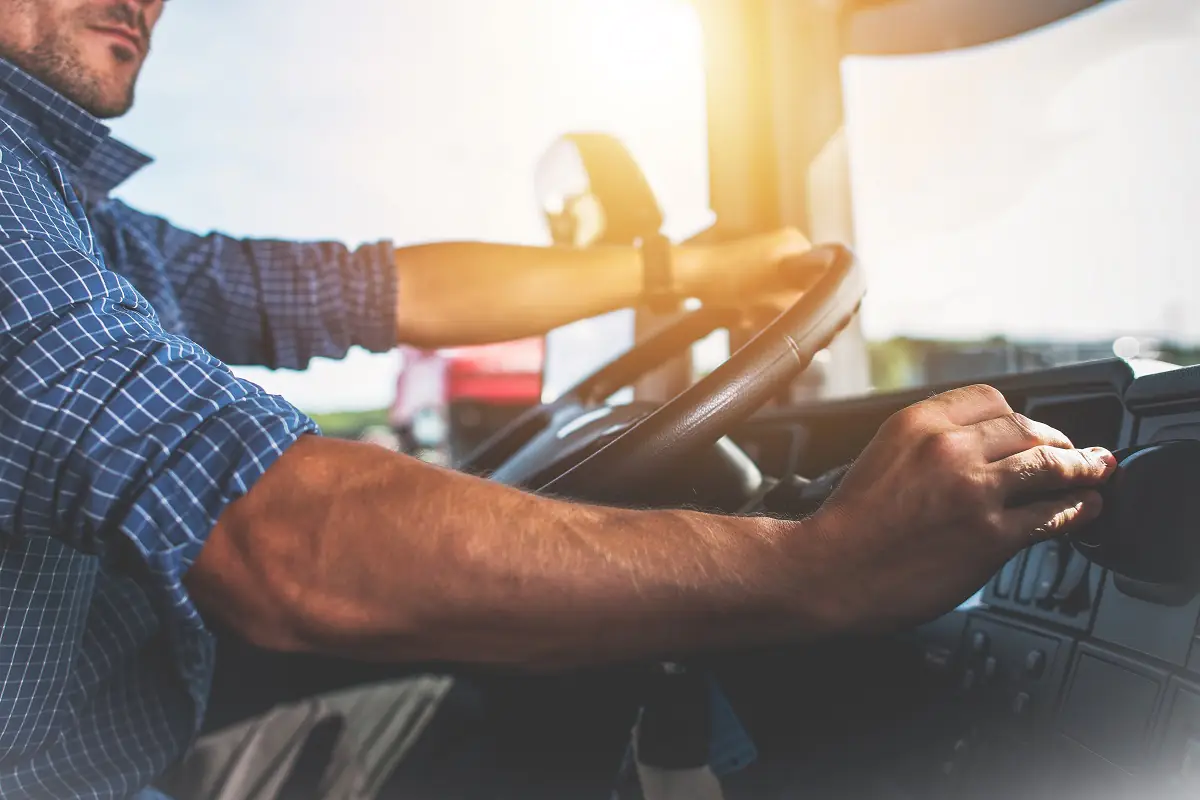How to Deal with Auto Transport Drivers Professionally and Nicely?